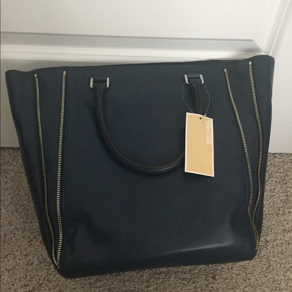 NWT Michael kors Newman Large Leather Tote Navy - Picture 4 of 9